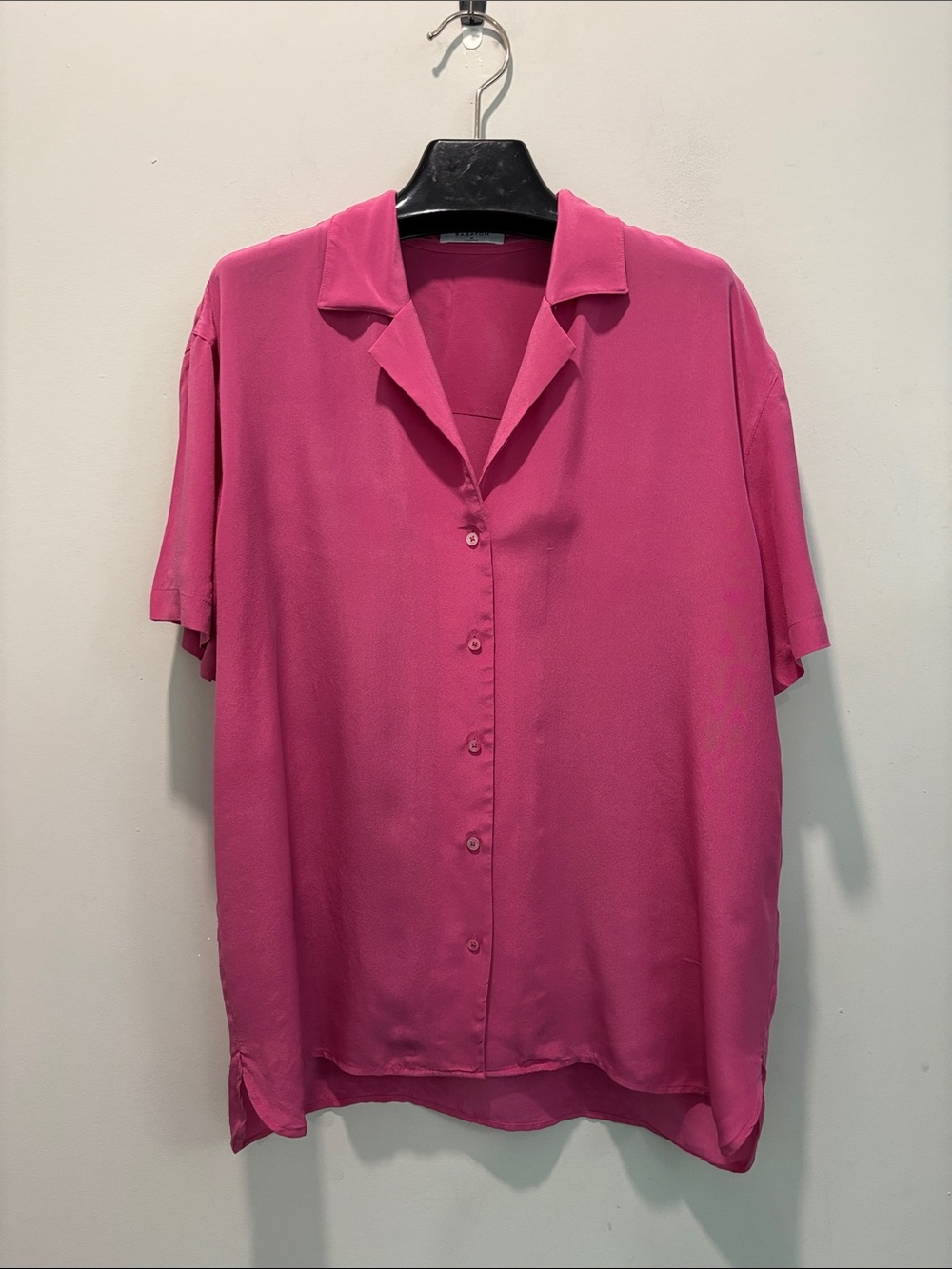 Aritzia Babaton Hot Pink Silk Button-Down Blouse Short Sleeve Medium - Picture 10 of 13